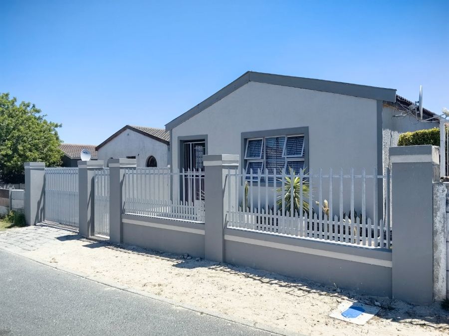 4 Bedroom Property for Sale in Fountain Village Western Cape